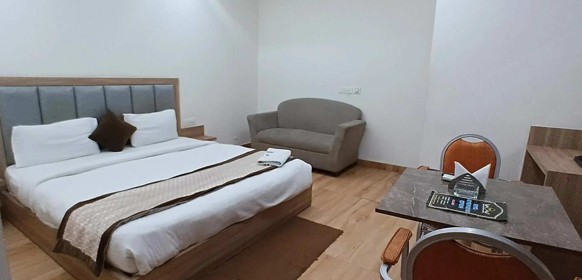 Hotel The Metropolitan Inn Igi Airport New Delhi India